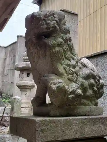 八白龍神社の狛犬