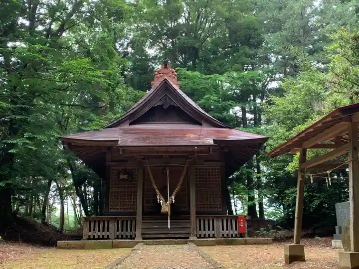 母智丘神社の本殿・本堂