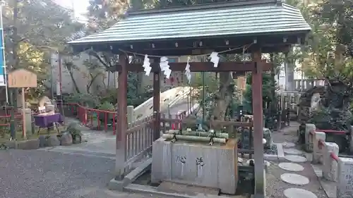 江島杉山神社の手水舎