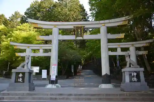 三峯神社の鳥居