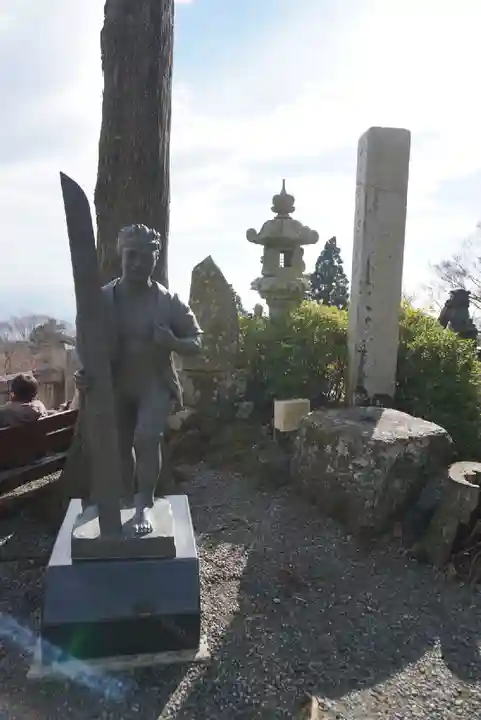大山阿夫利神社の像