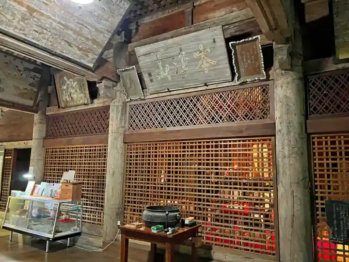 羽賀寺の本殿・本堂