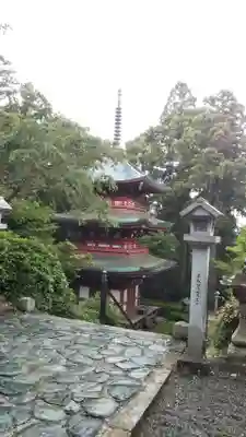 目の霊山　油山寺の塔