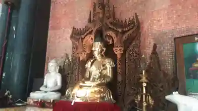 世界平和パゴダの像