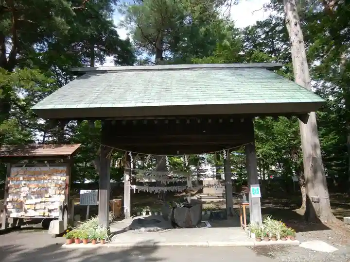 富良野神社の手水舎