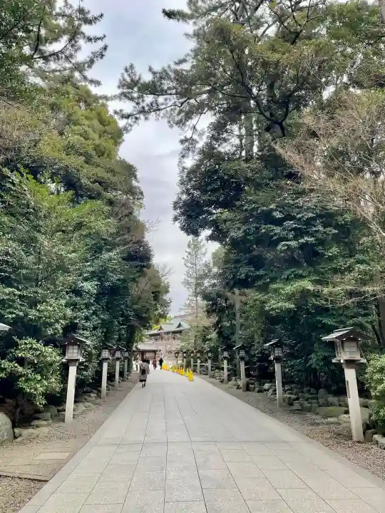 寒川神社の{uncategorized: "未分類", other: "その他", undefined: "問題あり", building: "その他建物", grave: "お墓", sacred_gate: "鳥居", guardian: "狛犬", statue: "像", buddha: "仏像", history: "歴史", nature: "自然", garden: "庭園", animal: "動物", pagoda: "塔", temizu: "手水舎", mountain_gate: "山門・神門", sanctuary: "本殿・本堂", subordinate: "末社・摂社", art: "芸術", scenery: "景色", jizo: "地蔵", ema: "絵馬", goshuin: "御朱印", omikuji: "おみくじ", items: "授与品その他", amulet: "お守り", goshuincho: "御朱印帳", eats: "食事", festival: "お祭り", votive_dance: "神楽", shichigosan: "七五三参", wedding: "結婚式", experience: "体験その他", initially: "初詣", around: "周辺", anti_infection: "感染症対策"}