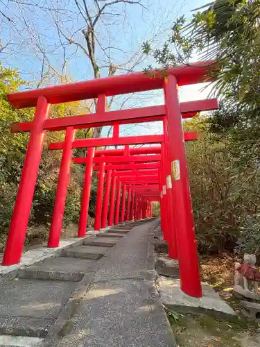 千代保稲荷神社　名古屋支所の{uncategorized: "未分類", other: "その他", undefined: "問題あり", building: "その他建物", grave: "お墓", sacred_gate: "鳥居", guardian: "狛犬", statue: "像", buddha: "仏像", history: "歴史", nature: "自然", garden: "庭園", animal: "動物", pagoda: "塔", temizu: "手水舎", mountain_gate: "山門・神門", sanctuary: "本殿・本堂", subordinate: "末社・摂社", art: "芸術", scenery: "景色", jizo: "地蔵", ema: "絵馬", goshuin: "御朱印", omikuji: "おみくじ", items: "授与品その他", amulet: "お守り", goshuincho: "御朱印帳", eats: "食事", festival: "お祭り", votive_dance: "神楽", shichigosan: "七五三参", wedding: "結婚式", experience: "体験その他", initially: "初詣", around: "周辺", anti_infection: "感染症対策"}