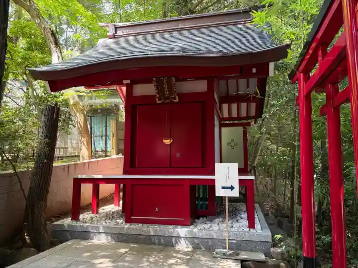 乃木神社の{uncategorized: "未分類", other: "その他", undefined: "問題あり", building: "その他建物", grave: "お墓", sacred_gate: "鳥居", guardian: "狛犬", statue: "像", buddha: "仏像", history: "歴史", nature: "自然", garden: "庭園", animal: "動物", pagoda: "塔", temizu: "手水舎", mountain_gate: "山門・神門", sanctuary: "本殿・本堂", subordinate: "末社・摂社", art: "芸術", scenery: "景色", jizo: "地蔵", ema: "絵馬", goshuin: "御朱印", omikuji: "おみくじ", items: "授与品その他", amulet: "お守り", goshuincho: "御朱印帳", eats: "食事", festival: "お祭り", votive_dance: "神楽", shichigosan: "七五三参", wedding: "結婚式", experience: "体験その他", initially: "初詣", around: "周辺", anti_infection: "感染症対策"}