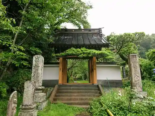 泰翁寺の山門