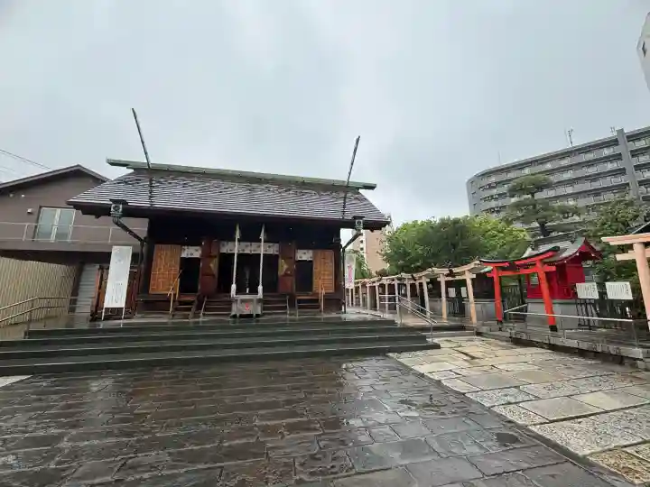 鶴見神社の{uncategorized: "未分類", other: "その他", undefined: "問題あり", building: "その他建物", grave: "お墓", sacred_gate: "鳥居", guardian: "狛犬", statue: "像", buddha: "仏像", history: "歴史", nature: "自然", garden: "庭園", animal: "動物", pagoda: "塔", temizu: "手水舎", mountain_gate: "山門・神門", sanctuary: "本殿・本堂", subordinate: "末社・摂社", art: "芸術", scenery: "景色", jizo: "地蔵", ema: "絵馬", goshuin: "御朱印", omikuji: "おみくじ", items: "授与品その他", amulet: "お守り", goshuincho: "御朱印帳", eats: "食事", festival: "お祭り", votive_dance: "神楽", shichigosan: "七五三参", wedding: "結婚式", experience: "体験その他", initially: "初詣", around: "周辺", anti_infection: "感染症対策"}