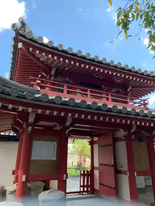 真光院の山門・神門