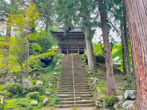 明通寺の山門