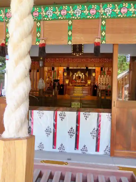新田神社の本殿・本堂