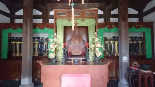 萬福寺の本殿・本堂