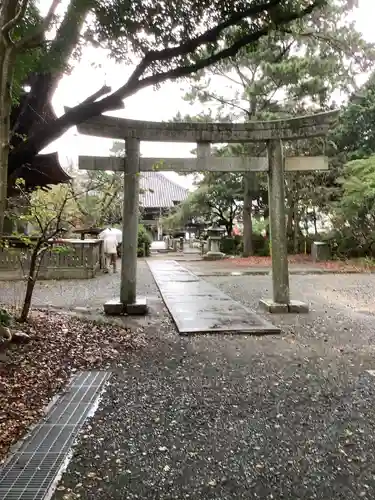 三明寺の鳥居