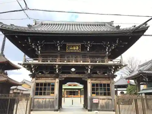 観音寺の山門