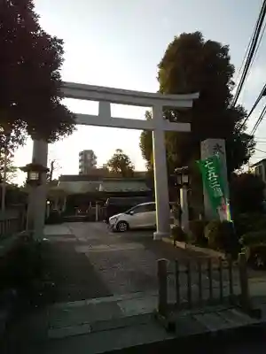 新宿下落合氷川神社の鳥居