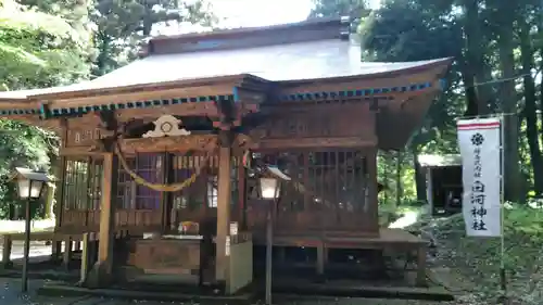 白河神社の本殿