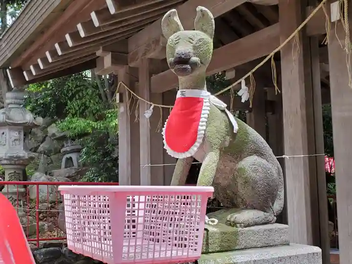 五社稲荷社の狛犬