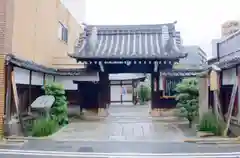 聖光寺の山門