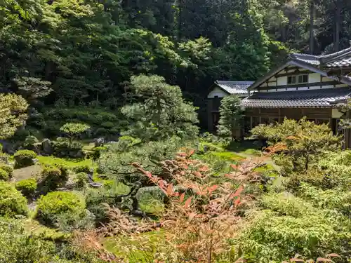 吸湖山　青岸寺の庭園