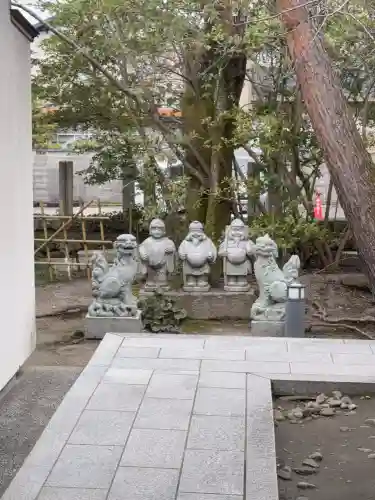 宇多須神社の{uncategorized: "未分類", other: "その他", undefined: "問題あり", building: "その他建物", grave: "お墓", sacred_gate: "鳥居", guardian: "狛犬", statue: "像", buddha: "仏像", history: "歴史", nature: "自然", garden: "庭園", animal: "動物", pagoda: "塔", temizu: "手水舎", mountain_gate: "山門・神門", sanctuary: "本殿・本堂", subordinate: "末社・摂社", art: "芸術", scenery: "景色", jizo: "地蔵", ema: "絵馬", goshuin: "御朱印", omikuji: "おみくじ", items: "授与品その他", amulet: "お守り", goshuincho: "御朱印帳", eats: "食事", festival: "お祭り", votive_dance: "神楽", shichigosan: "七五三参", wedding: "結婚式", experience: "体験その他", initially: "初詣", around: "周辺", anti_infection: "感染症対策"}