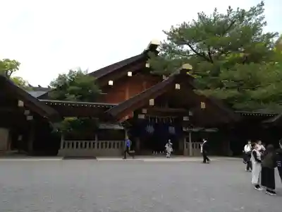 熱田神宮の{uncategorized: "未分類", other: "その他", undefined: "問題あり", building: "その他建物", grave: "お墓", sacred_gate: "鳥居", guardian: "狛犬", statue: "像", buddha: "仏像", history: "歴史", nature: "自然", garden: "庭園", animal: "動物", pagoda: "塔", temizu: "手水舎", mountain_gate: "山門・神門", sanctuary: "本殿・本堂", subordinate: "末社・摂社", art: "芸術", scenery: "景色", jizo: "地蔵", ema: "絵馬", goshuin: "御朱印", omikuji: "おみくじ", items: "授与品その他", amulet: "お守り", goshuincho: "御朱印帳", eats: "食事", festival: "お祭り", votive_dance: "神楽", shichigosan: "七五三参", wedding: "結婚式", experience: "体験その他", initially: "初詣", around: "周辺", anti_infection: "感染症対策"}
