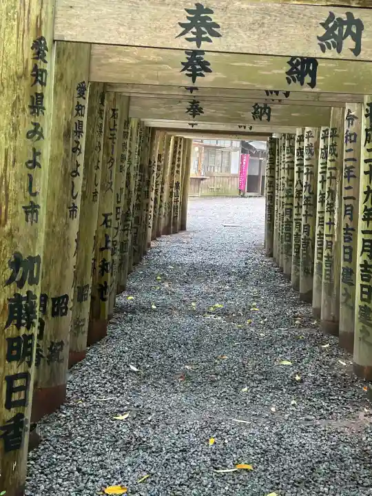 茜社の{uncategorized: "未分類", other: "その他", undefined: "問題あり", building: "その他建物", grave: "お墓", sacred_gate: "鳥居", guardian: "狛犬", statue: "像", buddha: "仏像", history: "歴史", nature: "自然", garden: "庭園", animal: "動物", pagoda: "塔", temizu: "手水舎", mountain_gate: "山門・神門", sanctuary: "本殿・本堂", subordinate: "末社・摂社", art: "芸術", scenery: "景色", jizo: "地蔵", ema: "絵馬", goshuin: "御朱印", omikuji: "おみくじ", items: "授与品その他", amulet: "お守り", goshuincho: "御朱印帳", eats: "食事", festival: "お祭り", votive_dance: "神楽", shichigosan: "七五三参", wedding: "結婚式", experience: "体験その他", initially: "初詣", around: "周辺", anti_infection: "感染症対策"}
