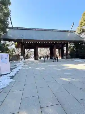 靖國神社の{uncategorized: "未分類", other: "その他", undefined: "問題あり", building: "その他建物", grave: "お墓", sacred_gate: "鳥居", guardian: "狛犬", statue: "像", buddha: "仏像", history: "歴史", nature: "自然", garden: "庭園", animal: "動物", pagoda: "塔", temizu: "手水舎", mountain_gate: "山門・神門", sanctuary: "本殿・本堂", subordinate: "末社・摂社", art: "芸術", scenery: "景色", jizo: "地蔵", ema: "絵馬", goshuin: "御朱印", omikuji: "おみくじ", items: "授与品その他", amulet: "お守り", goshuincho: "御朱印帳", eats: "食事", festival: "お祭り", votive_dance: "神楽", shichigosan: "七五三参", wedding: "結婚式", experience: "体験その他", initially: "初詣", around: "周辺", anti_infection: "感染症対策"}