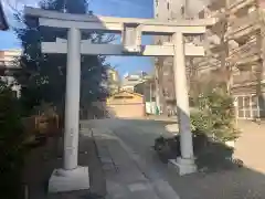 被官稲荷神社の鳥居