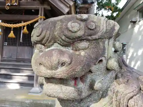 諏訪神社の狛犬