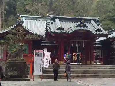箱根神社の{uncategorized: "未分類", other: "その他", undefined: "問題あり", building: "その他建物", grave: "お墓", sacred_gate: "鳥居", guardian: "狛犬", statue: "像", buddha: "仏像", history: "歴史", nature: "自然", garden: "庭園", animal: "動物", pagoda: "塔", temizu: "手水舎", mountain_gate: "山門・神門", sanctuary: "本殿・本堂", subordinate: "末社・摂社", art: "芸術", scenery: "景色", jizo: "地蔵", ema: "絵馬", goshuin: "御朱印", omikuji: "おみくじ", items: "授与品その他", amulet: "お守り", goshuincho: "御朱印帳", eats: "食事", festival: "お祭り", votive_dance: "神楽", shichigosan: "七五三参", wedding: "結婚式", experience: "体験その他", initially: "初詣", around: "周辺", anti_infection: "感染症対策"}