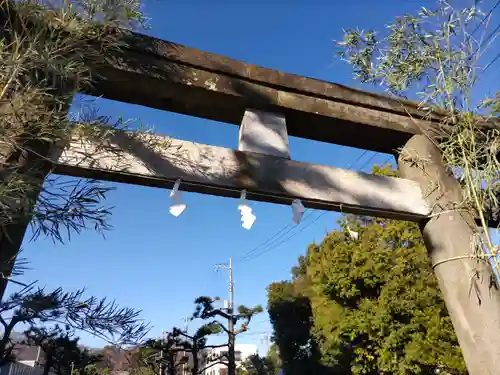 新曽氷川神社の鳥居