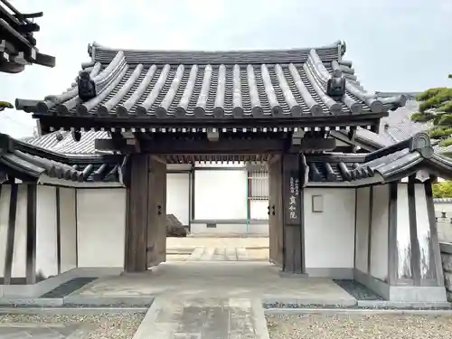 真如院（常楽寺塔頭）の山門