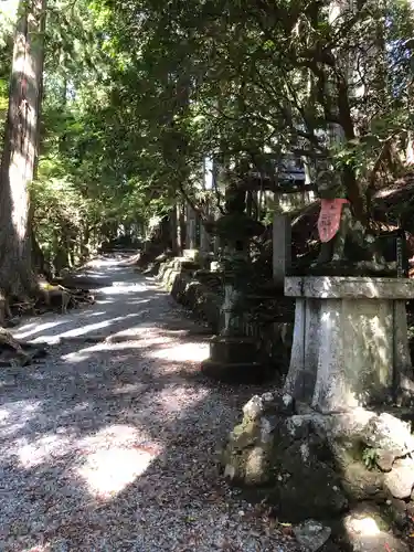 三峯神社の狛犬