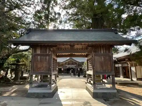 八重垣神社の山門