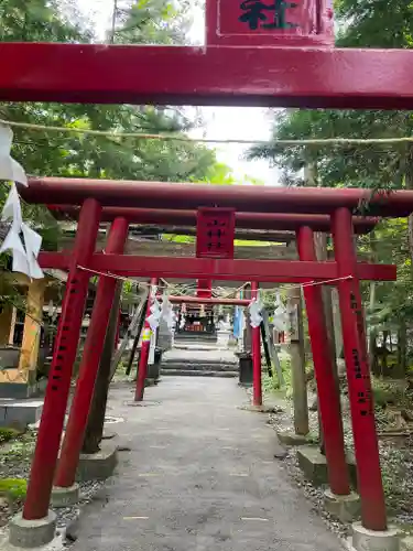 新屋山神社の鳥居