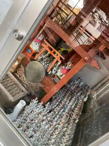 共栄稲荷神社の狛犬