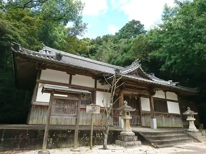 熊野三所神社の本殿・本堂