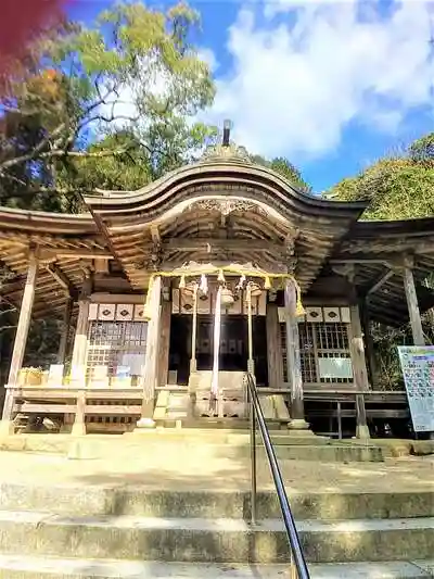仁比山神社の本殿