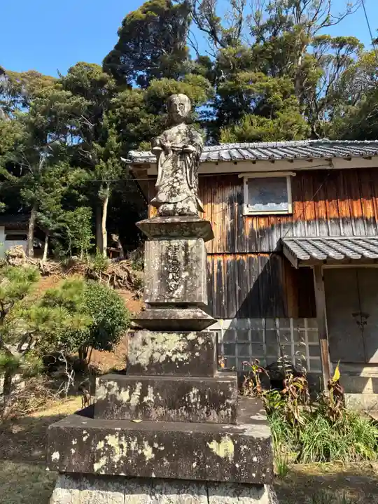 最教寺の像