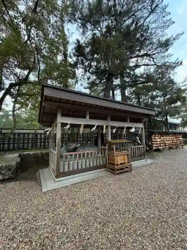 出雲大社の{uncategorized: "未分類", other: "その他", undefined: "問題あり", building: "その他建物", grave: "お墓", sacred_gate: "鳥居", guardian: "狛犬", statue: "像", buddha: "仏像", history: "歴史", nature: "自然", garden: "庭園", animal: "動物", pagoda: "塔", temizu: "手水舎", mountain_gate: "山門・神門", sanctuary: "本殿・本堂", subordinate: "末社・摂社", art: "芸術", scenery: "景色", jizo: "地蔵", ema: "絵馬", goshuin: "御朱印", omikuji: "おみくじ", items: "授与品その他", amulet: "お守り", goshuincho: "御朱印帳", eats: "食事", festival: "お祭り", votive_dance: "神楽", shichigosan: "七五三参", wedding: "結婚式", experience: "体験その他", initially: "初詣", around: "周辺", anti_infection: "感染症対策"}