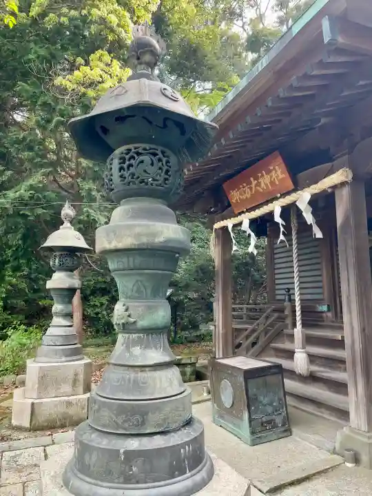 諏訪大神社の{uncategorized: "未分類", other: "その他", undefined: "問題あり", building: "その他建物", grave: "お墓", sacred_gate: "鳥居", guardian: "狛犬", statue: "像", buddha: "仏像", history: "歴史", nature: "自然", garden: "庭園", animal: "動物", pagoda: "塔", temizu: "手水舎", mountain_gate: "山門・神門", sanctuary: "本殿・本堂", subordinate: "末社・摂社", art: "芸術", scenery: "景色", jizo: "地蔵", ema: "絵馬", goshuin: "御朱印", omikuji: "おみくじ", items: "授与品その他", amulet: "お守り", goshuincho: "御朱印帳", eats: "食事", festival: "お祭り", votive_dance: "神楽", shichigosan: "七五三参", wedding: "結婚式", experience: "体験その他", initially: "初詣", around: "周辺", anti_infection: "感染症対策"}