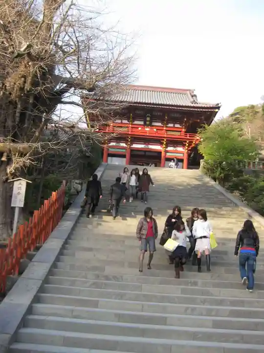 鶴岡八幡宮の山門・神門
