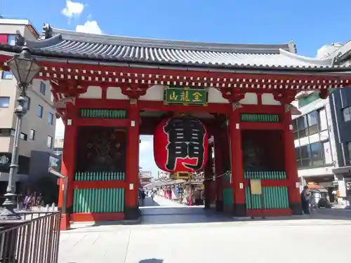 浅草寺の山門