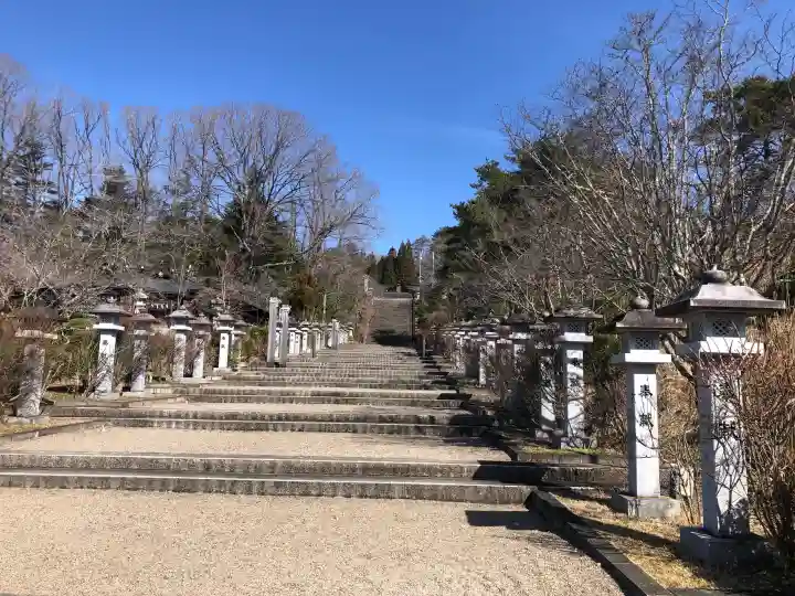大國神社の{uncategorized: "未分類", other: "その他", undefined: "問題あり", building: "その他建物", grave: "お墓", sacred_gate: "鳥居", guardian: "狛犬", statue: "像", buddha: "仏像", history: "歴史", nature: "自然", garden: "庭園", animal: "動物", pagoda: "塔", temizu: "手水舎", mountain_gate: "山門・神門", sanctuary: "本殿・本堂", subordinate: "末社・摂社", art: "芸術", scenery: "景色", jizo: "地蔵", ema: "絵馬", goshuin: "御朱印", omikuji: "おみくじ", items: "授与品その他", amulet: "お守り", goshuincho: "御朱印帳", eats: "食事", festival: "お祭り", votive_dance: "神楽", shichigosan: "七五三参", wedding: "結婚式", experience: "体験その他", initially: "初詣", around: "周辺", anti_infection: "感染症対策"}