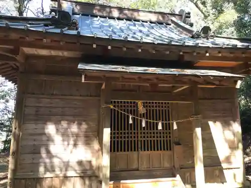 高根神社の本殿