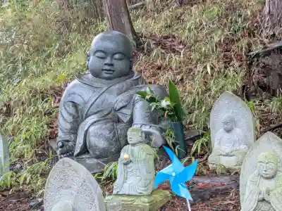西教寺の{uncategorized: "未分類", other: "その他", undefined: "問題あり", building: "その他建物", grave: "お墓", sacred_gate: "鳥居", guardian: "狛犬", statue: "像", buddha: "仏像", history: "歴史", nature: "自然", garden: "庭園", animal: "動物", pagoda: "塔", temizu: "手水舎", mountain_gate: "山門・神門", sanctuary: "本殿・本堂", subordinate: "末社・摂社", art: "芸術", scenery: "景色", jizo: "地蔵", ema: "絵馬", goshuin: "御朱印", omikuji: "おみくじ", items: "授与品その他", amulet: "お守り", goshuincho: "御朱印帳", eats: "食事", festival: "お祭り", votive_dance: "神楽", shichigosan: "七五三参", wedding: "結婚式", experience: "体験その他", initially: "初詣", around: "周辺", anti_infection: "感染症対策"}