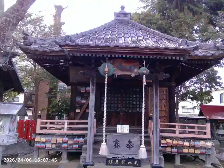 舞台八幡神社の{uncategorized: "未分類", other: "その他", undefined: "問題あり", building: "その他建物", grave: "お墓", sacred_gate: "鳥居", guardian: "狛犬", statue: "像", buddha: "仏像", history: "歴史", nature: "自然", garden: "庭園", animal: "動物", pagoda: "塔", temizu: "手水舎", mountain_gate: "山門・神門", sanctuary: "本殿・本堂", subordinate: "末社・摂社", art: "芸術", scenery: "景色", jizo: "地蔵", ema: "絵馬", goshuin: "御朱印", omikuji: "おみくじ", items: "授与品その他", amulet: "お守り", goshuincho: "御朱印帳", eats: "食事", festival: "お祭り", votive_dance: "神楽", shichigosan: "七五三参", wedding: "結婚式", experience: "体験その他", initially: "初詣", around: "周辺", anti_infection: "感染症対策"}