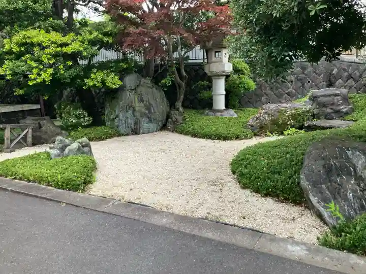 大法寺の{uncategorized: "未分類", other: "その他", undefined: "問題あり", building: "その他建物", grave: "お墓", sacred_gate: "鳥居", guardian: "狛犬", statue: "像", buddha: "仏像", history: "歴史", nature: "自然", garden: "庭園", animal: "動物", pagoda: "塔", temizu: "手水舎", mountain_gate: "山門・神門", sanctuary: "本殿・本堂", subordinate: "末社・摂社", art: "芸術", scenery: "景色", jizo: "地蔵", ema: "絵馬", goshuin: "御朱印", omikuji: "おみくじ", items: "授与品その他", amulet: "お守り", goshuincho: "御朱印帳", eats: "食事", festival: "お祭り", votive_dance: "神楽", shichigosan: "七五三参", wedding: "結婚式", experience: "体験その他", initially: "初詣", around: "周辺", anti_infection: "感染症対策"}